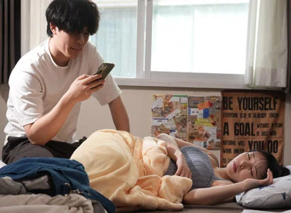 Kẻ thích nhìn người yêu ngoại tình điên cuồng với việc người yêu ngoại tình